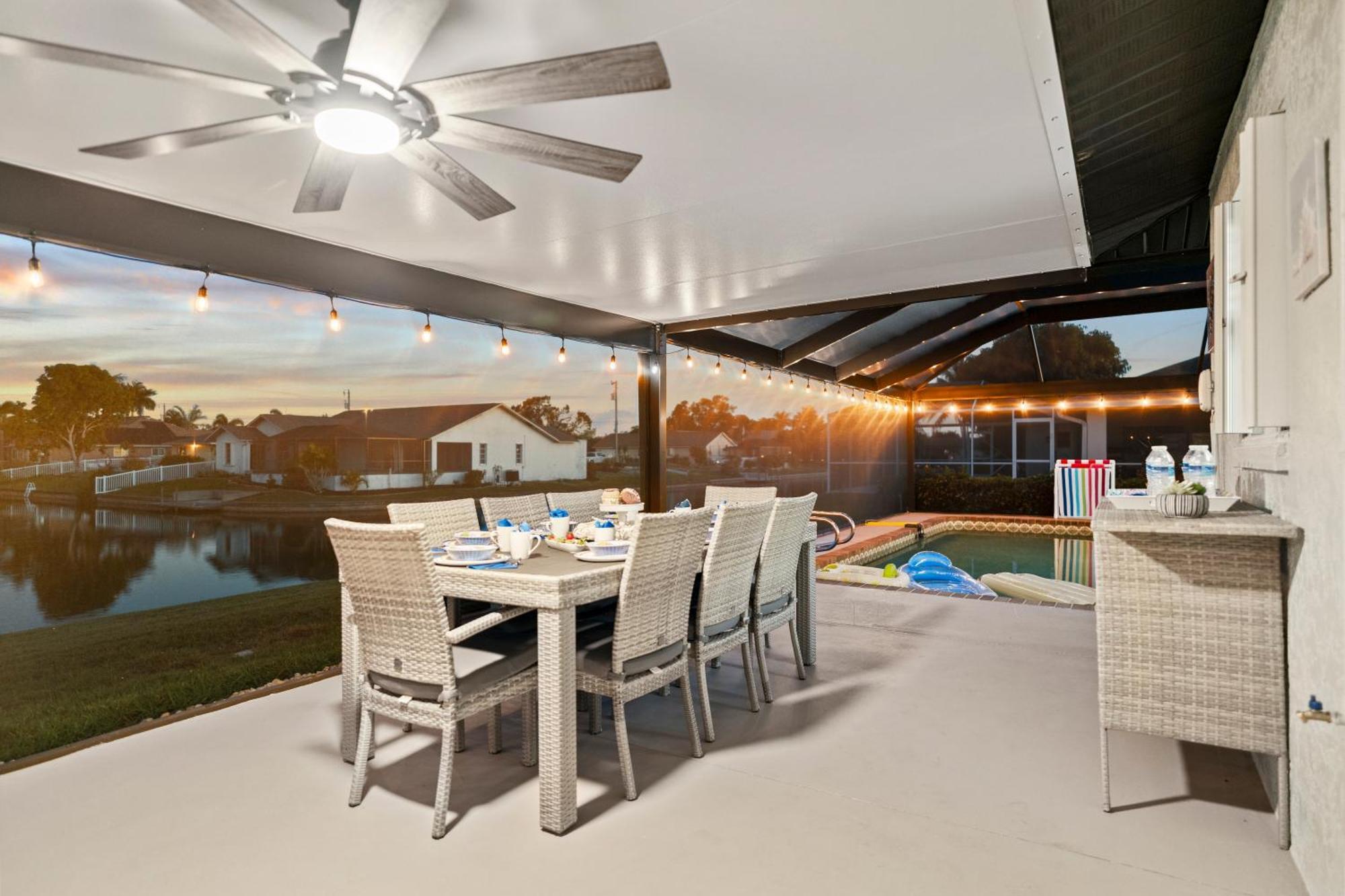 Serenity Waterfront Villa With King Suite, Private Pool, Great Lanai Enclosure And Long Water Views Κέιπ Κόραλ Εξωτερικό φωτογραφία